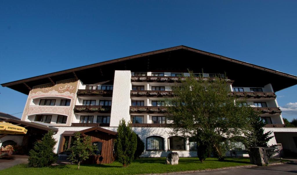 Hotel Lohninger-Schober Sankt Georgen im Attergau Exterior foto